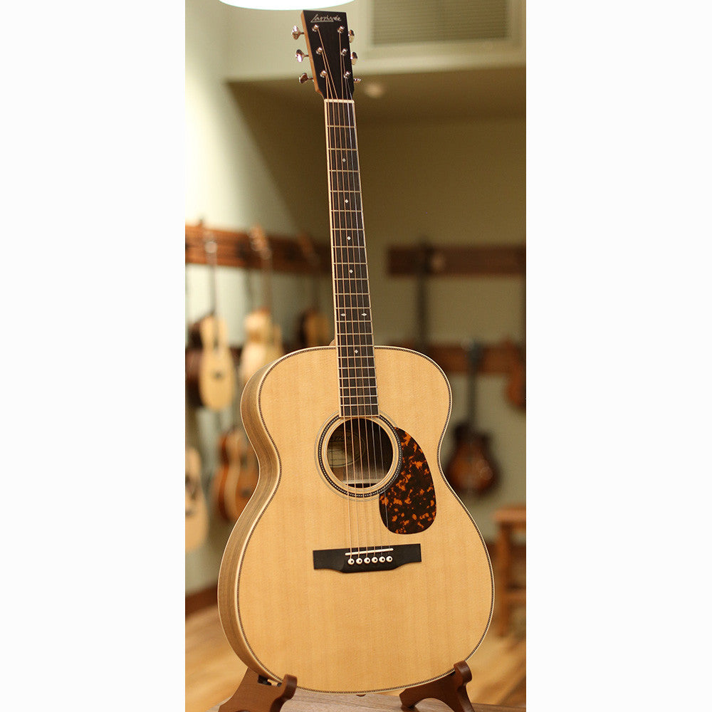 Larrivee OM-40 Walnut Custom