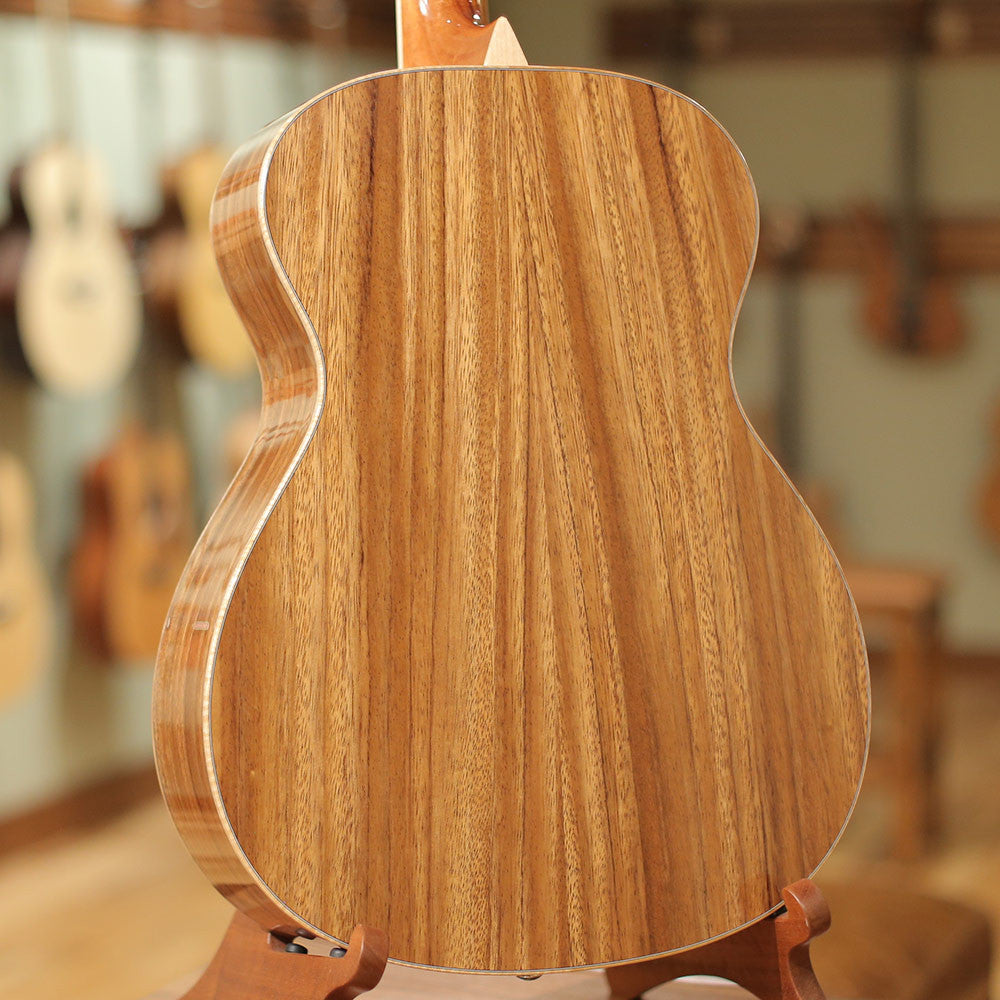 Larrivee OM-09 Monkeypod Custom